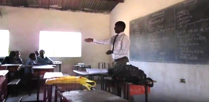 Unterricht über Umwelt an  der Mpatsa CDSS, Tengani, Malawi, Teil 1, in Englisch